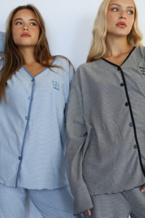 Ana סט מכופתרת מגע רך